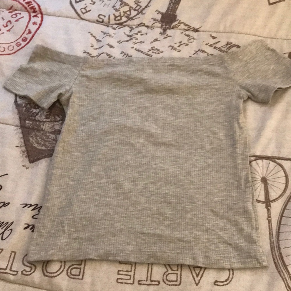 Ribbed Off the shoulder shirt